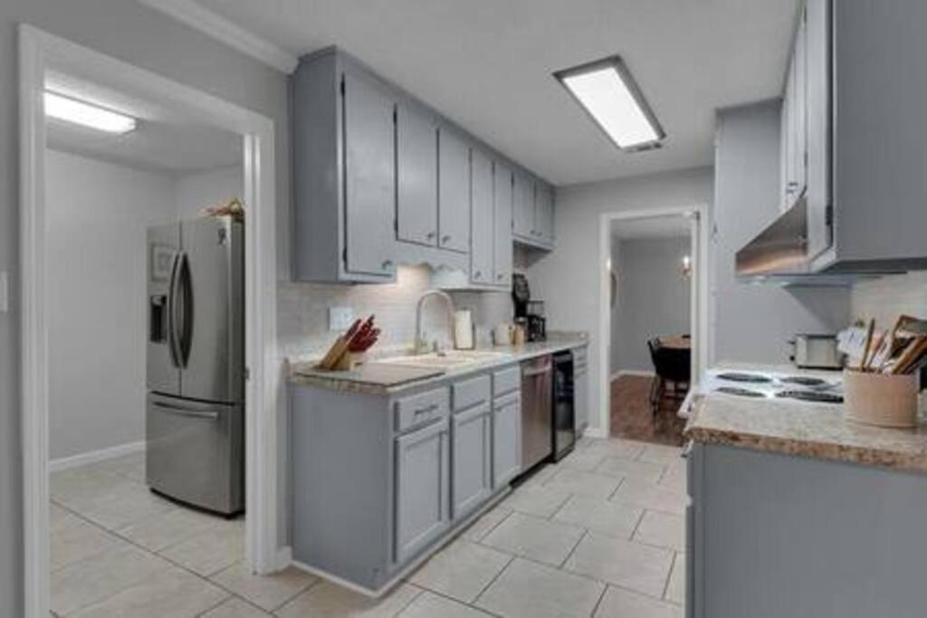 Quiet Relaxing Home - Close To Downtown & Beach 4Br-2Bt เพนซาโคลา ภายนอก รูปภาพ