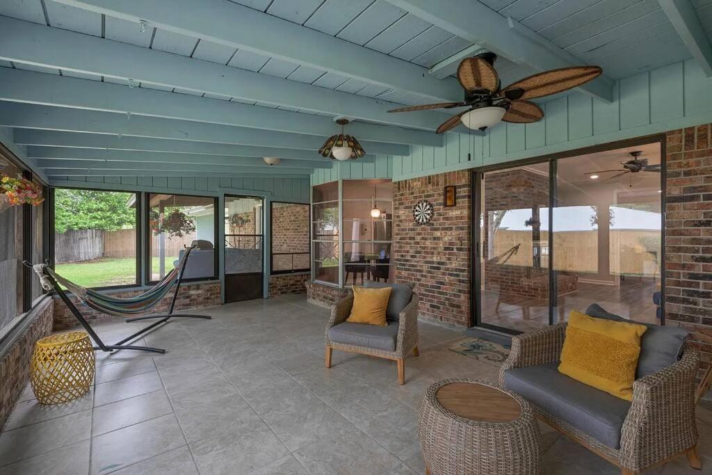 Quiet Relaxing Home - Close To Downtown & Beach 4Br-2Bt เพนซาโคลา ภายนอก รูปภาพ